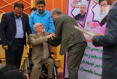 Iranian Superior Entrepreneur for Disabled People Honored by Minister of Cooperatives, Labor, and Social Welfare